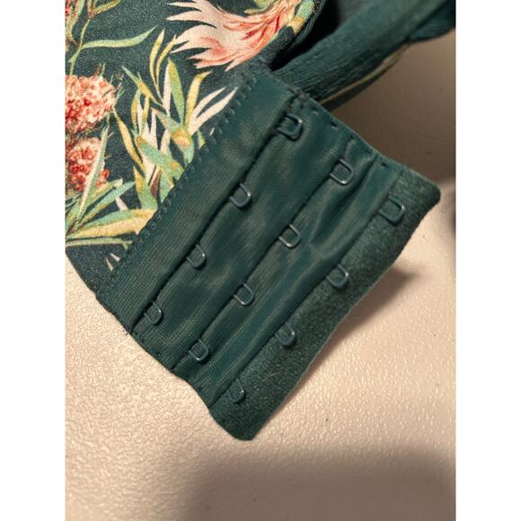 Cacique lightly lined full coverage beautiful deep green floral bra, size 44F - Picture 5 of 7